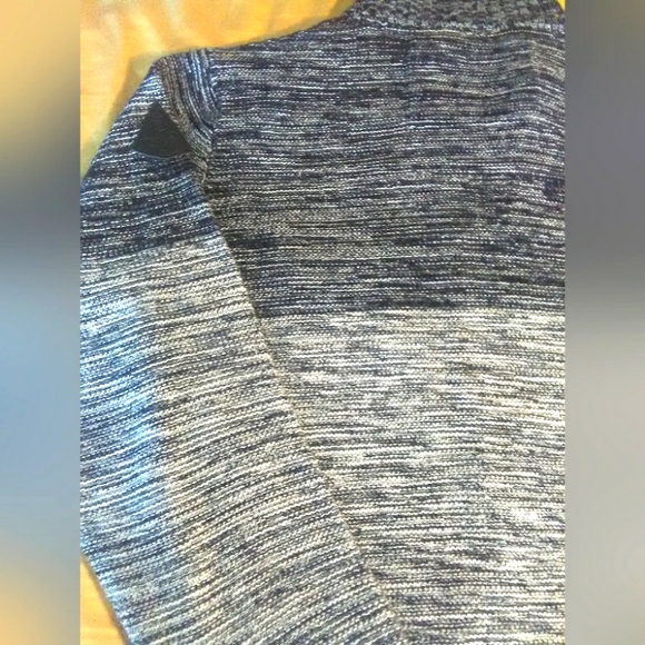 BNWOT MENS SWEATER SZ. LG GREAT LEATHER-LIKE DETAILS POCKETS HANDSOME LOOK - Picture 7 of 8